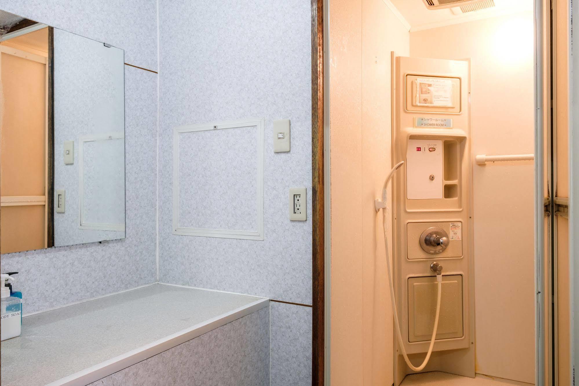 Yokohama Hostel Village Hayashi-Kaikan Экстерьер фото